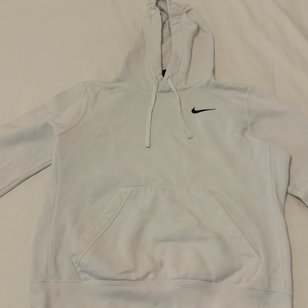 One tiny stain in the middle